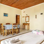 Apartment Lefkothea 1 *